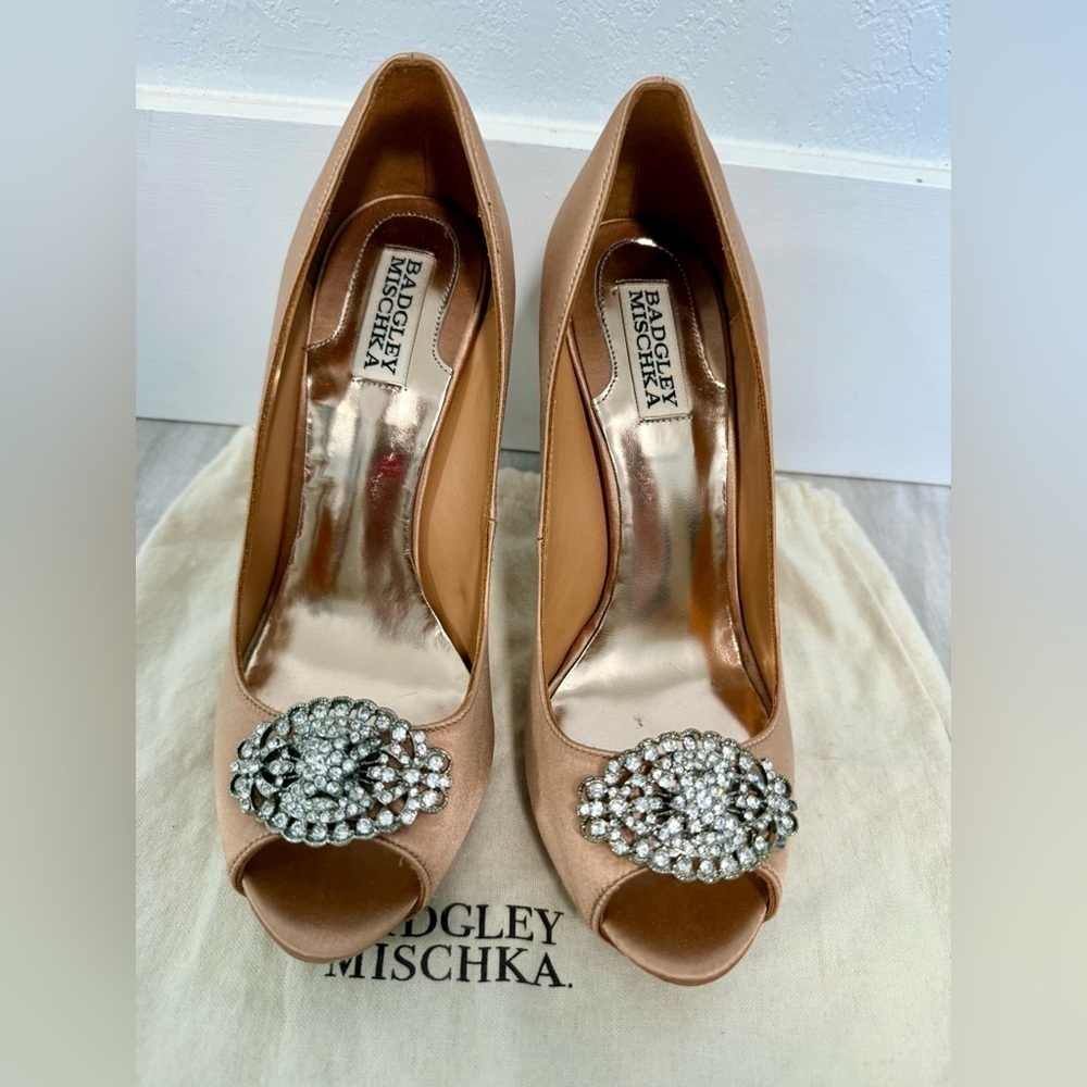 Badgley Mischka Greatful open toe pumps SILK wedding bridal‎ shoes camel 8.5